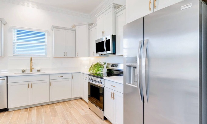 Gonzales Casa | Charming 4-bedroom house with WiFi and AC in welcoming Gonzales
