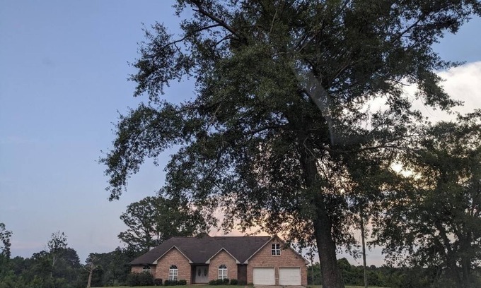 Decatur Casa | Charming 4-bedroom house with WiFi and AC in Decatur