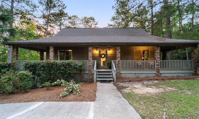 Aiken Casa | Charming 4-bedroom house with Inground Pool, WiFi, AC in brilliant Aiken