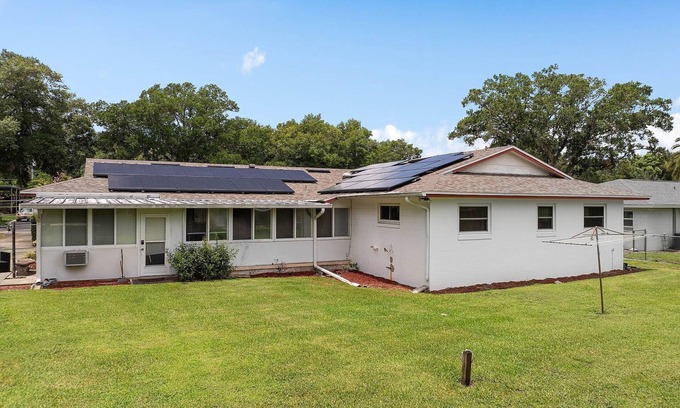 Apopka Casa | Charming 4-bedroom house with WiFi, AC in adorable Apopka