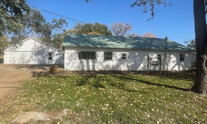 Boyd County Casa | Charming 4-bedroom house located in a peaceful setting in Lynch
