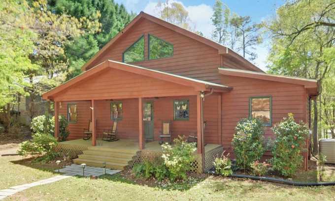 Reed Creek Casa | Charming 4-bedroom Lakefront Home in peaceful Hartwell