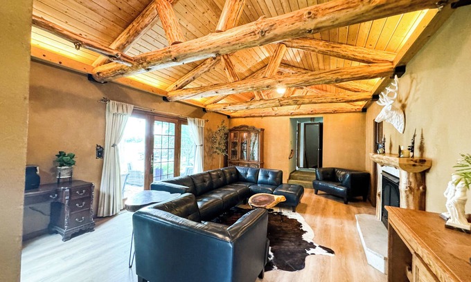 Aitkin Casa | Charming 4-bedroom Lake house with AC and WiFi on Farm Island Lake in Aitkin