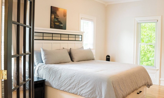 Fennville Casa | Charming 4-bedroom Modern Farmhouse with AC, WiFi, & Close to Lakes!