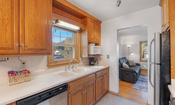 Cedar Falls Casa | Charming 4-bedroom house with WiFi, AC in enjoyable Cedar Falls