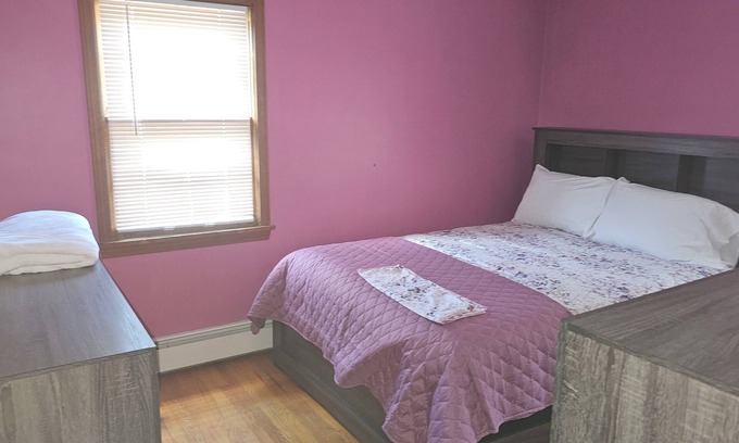 Charlestown Casa | Charming 4-bedroom house with AC in Charlestown