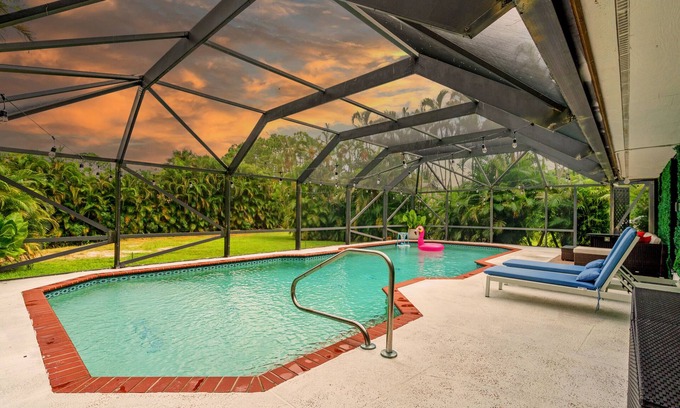 Hunt Club Casa | Charming 4-bedroom house with Heated Pool and stall in Loxahatchee