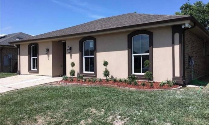 Little Woods Casa | Charming 4-bedroom house in New Orleans Subdivision with WiFi, AC, & security.