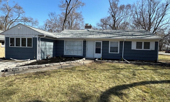 Park Forest Casa | Charming 4-bedroom house with WiFi and AC in Park Forest