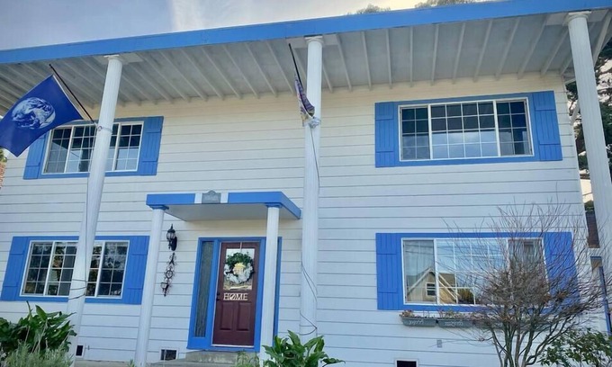 Humboldt Hill Casa | Charming 4B/2B Home In Exclusive Neighborhood of Eureka
