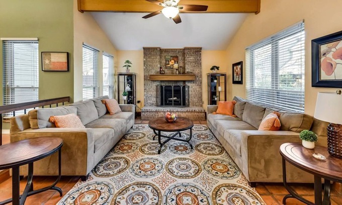 Bedford Casa | Charming 4BR home - Perfect for the Whole Family!