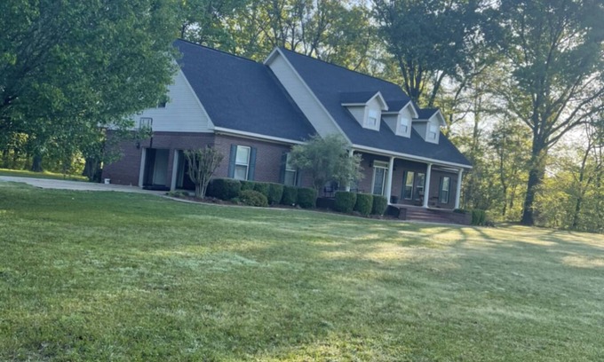 Pontotoc Casa | Charming 4BR Home With Outdoor Living Area That Is Close To It All✨ HOT TUB✨