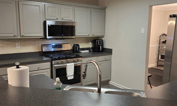 Lithonia Casa | Charming 4BR Retreat Sleeps 8 Near Stone Mountain