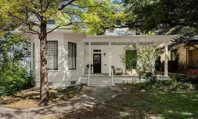 Clarksville Casa | Charming 5 Bedroom Home in Austin