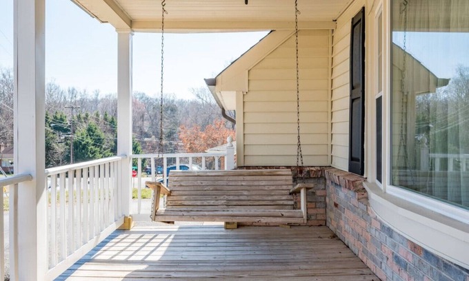 Lynchburg Casa | Charming 5 Bedroom | Near Liberty University