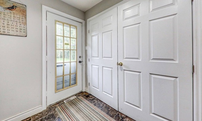 Kirkfield Cabaña | charming 5 br cottage,hotub,lake acess