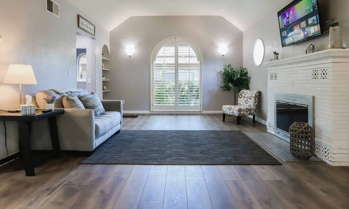 Carmichael Casa | Charming 5BR in Carmichael w/ Private Patio & Yard