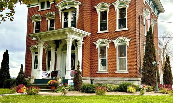 Boonville Casa | Charming 6-bedroom vacation rental in Boonville NY, with amazing views!