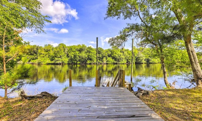 Bell Casa | Charming Abode with Dock on the Suwannee River