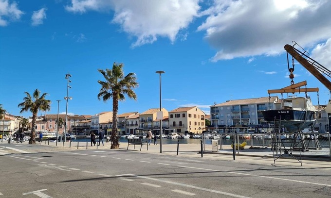 Meze Apartamento | Charming accommodation on the port of Mèze