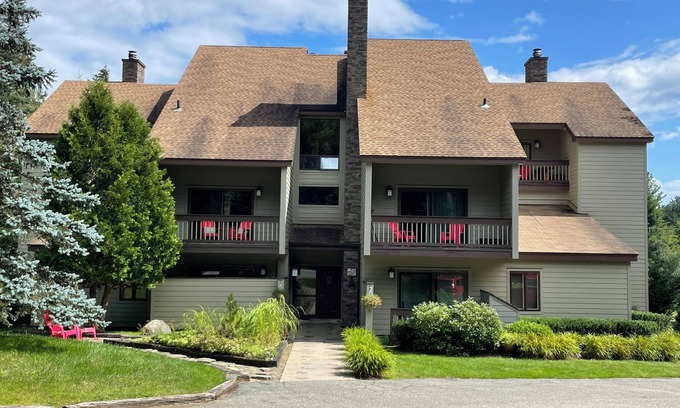 Lake Placid Condominio | Adirondack Encanto Condo en el Club de Cara Blanca Prestigous