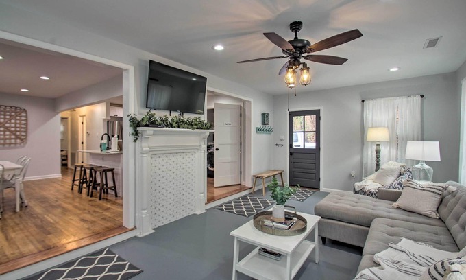 Afton Cabaña | Charming Afton Cottage w/ Fire Pit & Grill!
