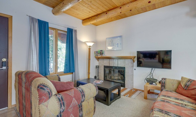 Amalia Cabina | Charming Amalia Retreat w/ Fireplace & Grill!