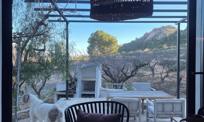 Caudete Casa | Charming and cozy country house in Caudete with amazing swimming pool.
