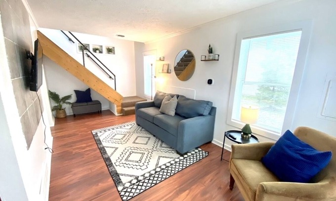 Lansing Casa | Charming and Cozy Lansing Loft Home