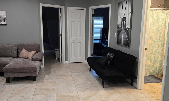 Westminister Casa | Charming and cozy 3-bedroom duplex in welcoming Lehigh Acres! Come stay here!!