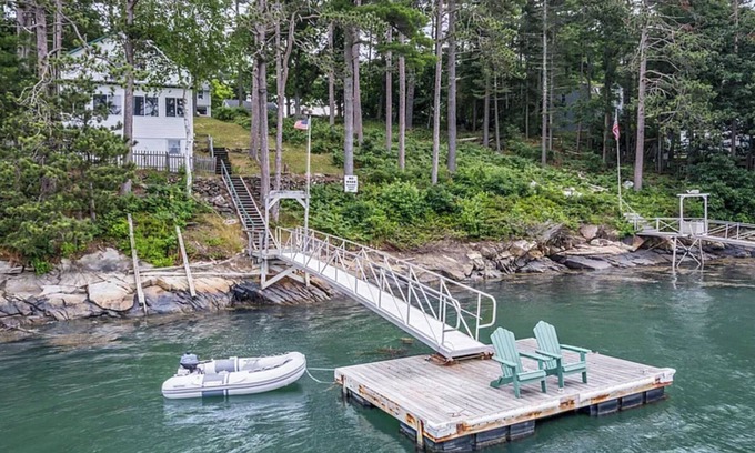 West Bath Cabaña | Charming and family-friendly 2-bedroom waterfront cottage in peaceful West Bath