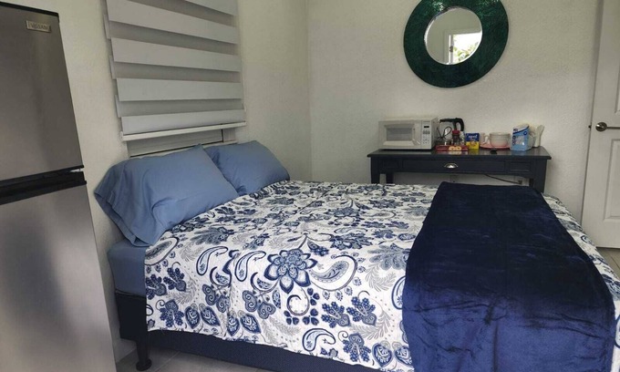 Ludlam Apartamento | Charming and private studio.