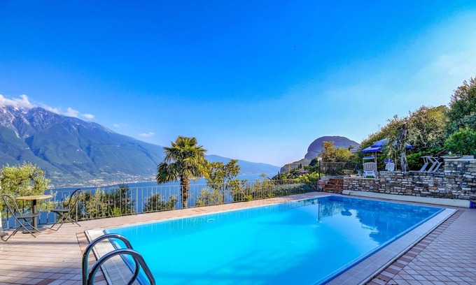 Arias Apartamento | Encantador Apartamento 5 cerca del Lago de Garda con Wi-Fi, piscina y terraza; aparcamiento disponible, se admiten mascotas