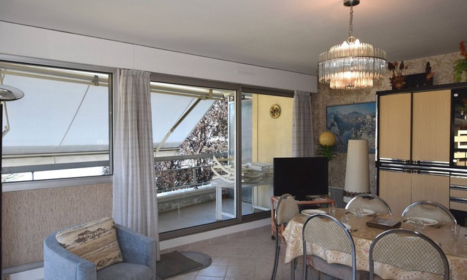 Evian-les-Bains Apartamento | Acogedor apartamento con vistas, cerca de playa y servicios en Evian