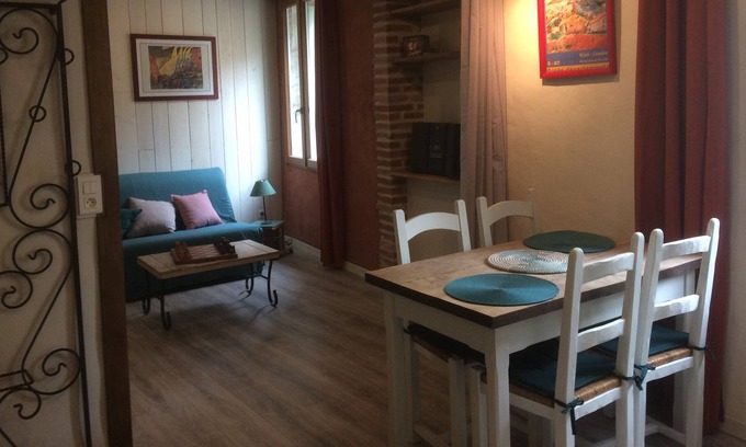Saint-Hippolyte Apartamento | Charming apartment, in a beautiful stone house, less than 10km from the beaches.