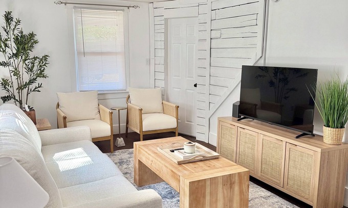 State College Apartamento | Charming Apartment Near Downtown