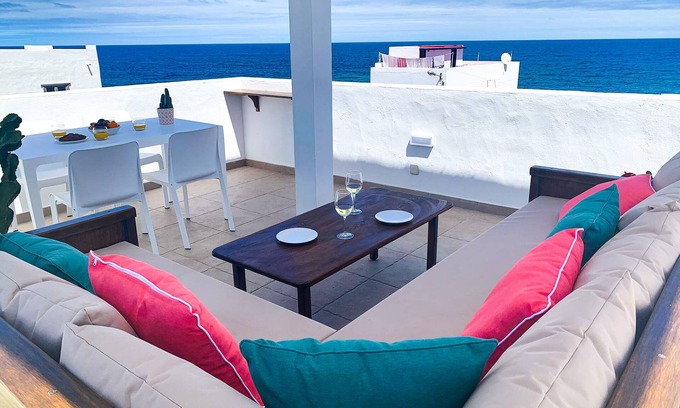 La Santa Apartamento | ENCANTADOR APARTAMENTO Y SOLARIUM JUNTO AL MAR