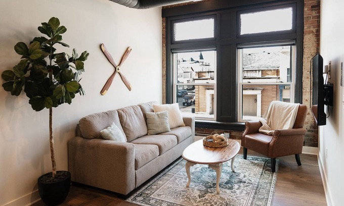 Troy Apartamento | Charming Apartment Downtown Troy