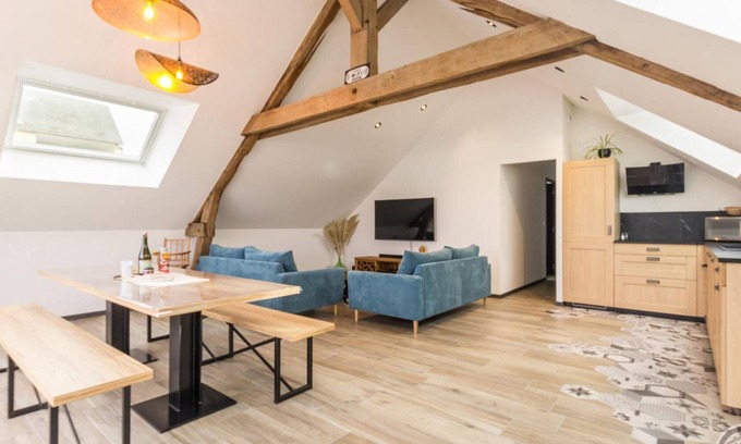 Parigny Apartamento | Apartamento con terraza, cocina equipada y juegos, a 38 km del Mont-Saint-Michel.