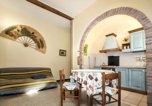 Massa Marittima Apartamento | Charming Apartment in Massa Marittima, Shared Pool
