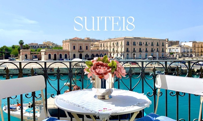 Ortigia Apartamento | "Suite 18", encantadora casa en Ortigia con un espectacular balcón con vista al mar.