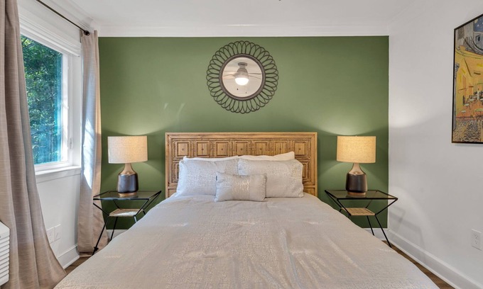 Faubourg Livaudais Apartamento | Charming Apt Close to the Garden District, Wi-Fi, Off-Street Parking, and More!