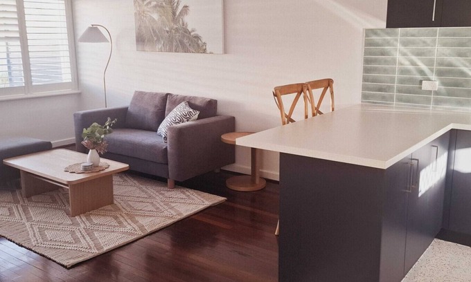 Rockingham Apartamento | New to VRBO: Charming Apt Min from Rockingham Beach