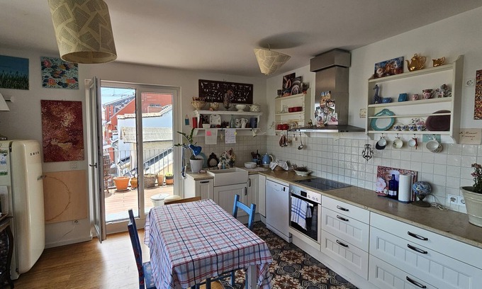 Bornheim Condominio | Charming artist's home with a special atmosphere, in a luxury complex.