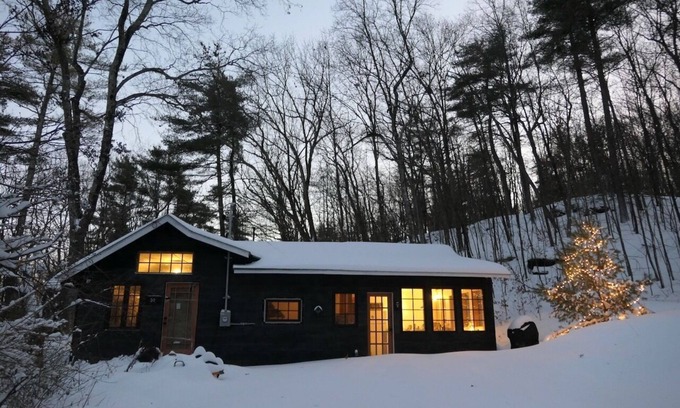 Woodstock Cabaña | Charming Artist Cottage in Woodstock