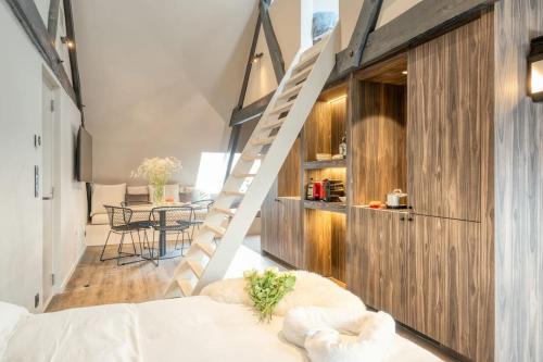Ghent Apartamento | Charming Attic Retreat in Historic Ghent Center