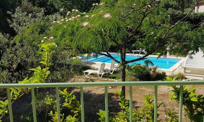 Montsegur-sur-Lauzon Casa | Casa con piscina y jardín vallado de 5000m2.