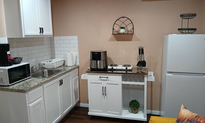 Seagoville Cabaña | Charming backyard cottage in Seagoville, Texas!