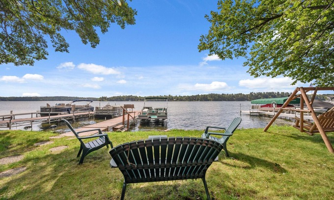 Balsam Lake Cabina | Charming Balsam Lake Waterfront Cabin / Cottage-Twinhome