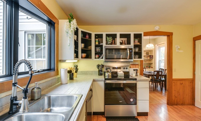 Bangor Casa | Charming Bangor Home w/ Deck < 1 Mi to Downtown